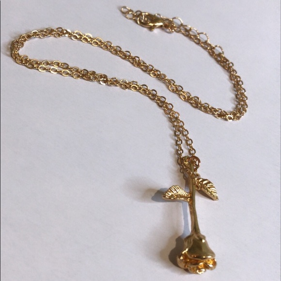 GOLD ROSE NECKLACE 🌹⚡️ - Picture 6 of 7